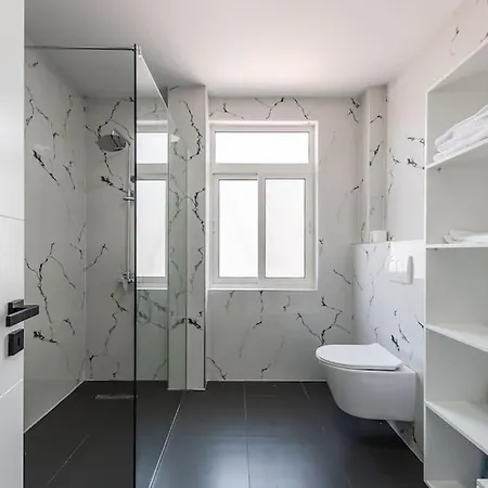 The Center Penthouse By Ps Apartmán