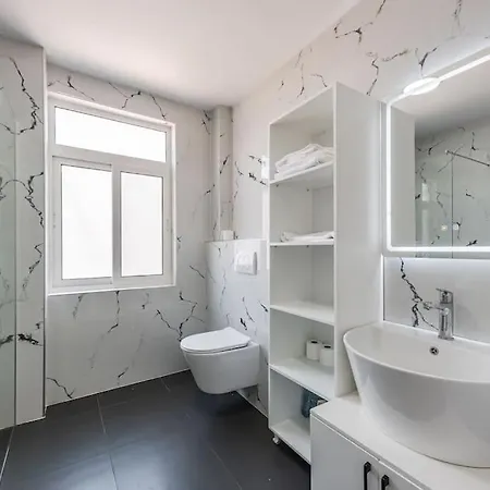 The Center Penthouse By Ps * Durrës